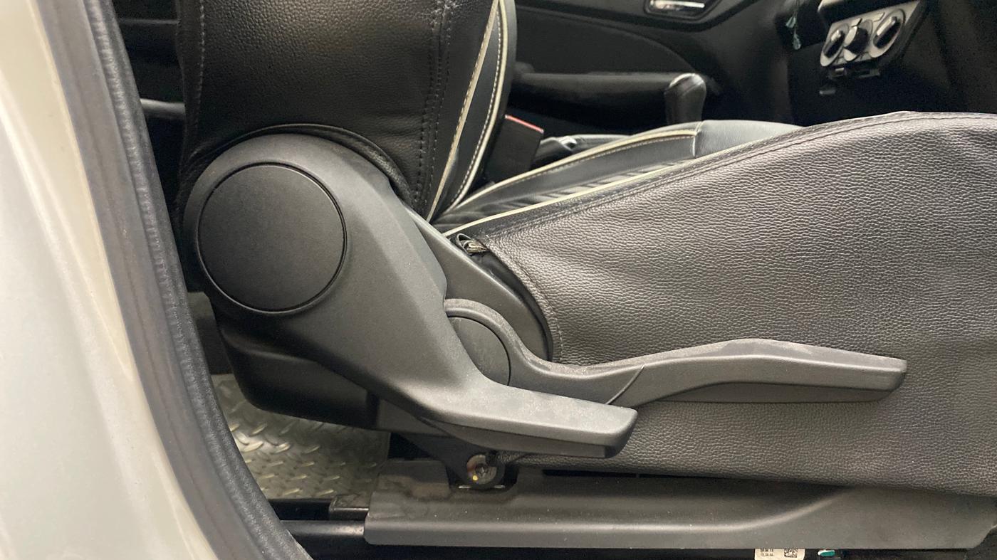 2018 Maruti Swift VXI, Petrol, Manual, 46,345 km, Driver Side Adjustment Panel