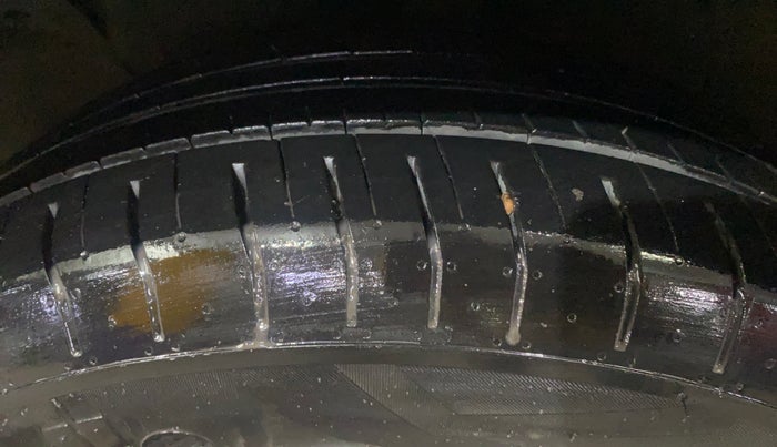 2016 Hyundai Creta SX PLUS 1.6 PETROL, Petrol, Manual, 79,599 km, Left Front Tyre Tread