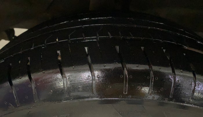 2016 Hyundai Creta SX PLUS 1.6 PETROL, Petrol, Manual, 79,599 km, Right Rear Tyre Tread