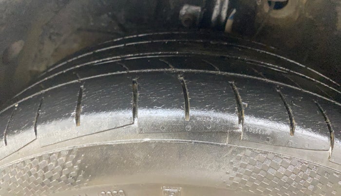 2016 Maruti Baleno ZETA CVT PETROL 1.2, Petrol, Automatic, 47,932 km, Left Front Tyre Tread