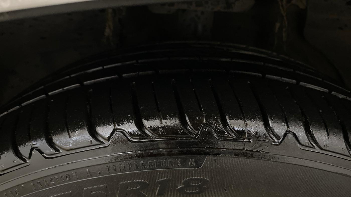 2023 MG HECTOR PLUS SHARP PRO 1.5 PETROL TURBO CVT 7 STR, Petrol, Automatic, 88,098 km, Left Front Tyre Tread