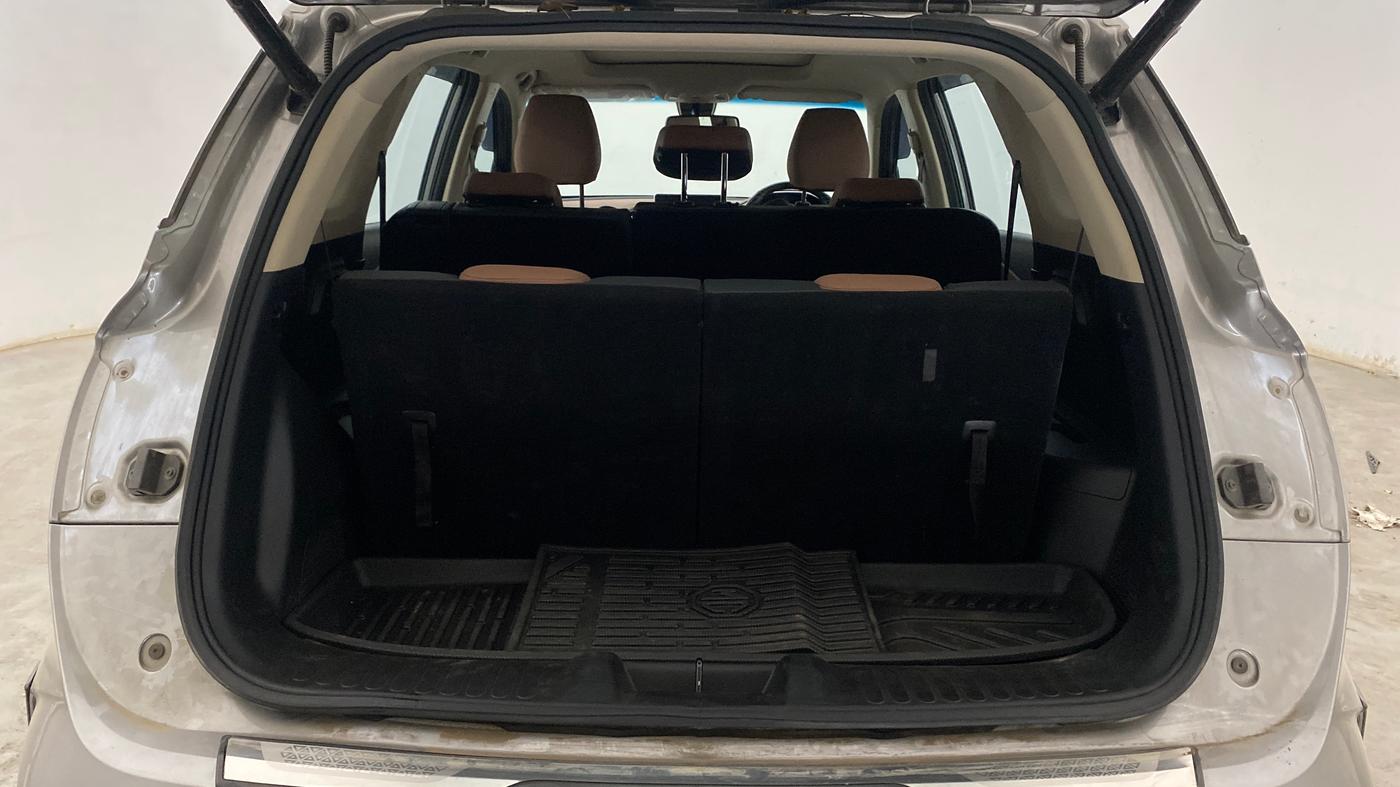 2023 MG HECTOR PLUS SHARP PRO 1.5 PETROL TURBO CVT 7 STR, Petrol, Automatic, 88,098 km, Boot Inside