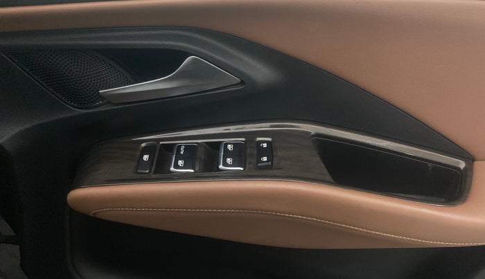 2023 MG HECTOR PLUS SHARP PRO 1.5 PETROL TURBO CVT 7 STR, Petrol, Automatic, 88,098 km, Driver Side Door Panels Control