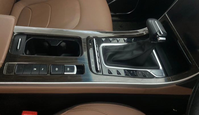 2023 MG HECTOR PLUS SHARP PRO 1.5 PETROL TURBO CVT 7 STR, Petrol, Automatic, 88,098 km, Gear Lever