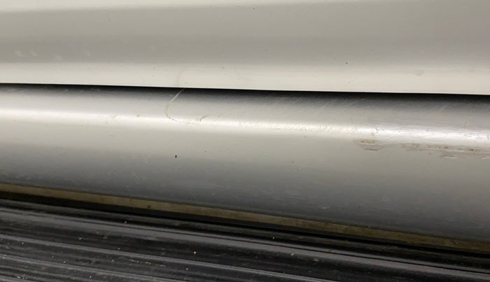2017 Mahindra TUV300 T4 PLUS, Diesel, Manual, 94,618 km, Left running board - Minor scratches