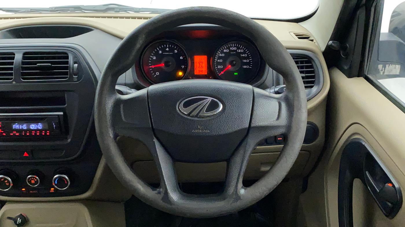 2017 Mahindra TUV300 T4 PLUS, Diesel, Manual, 94,618 km, Steering Wheel Close Up