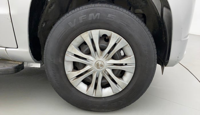 2017 Mahindra TUV300 T4 PLUS, Diesel, Manual, 94,618 km, Right Front Wheel
