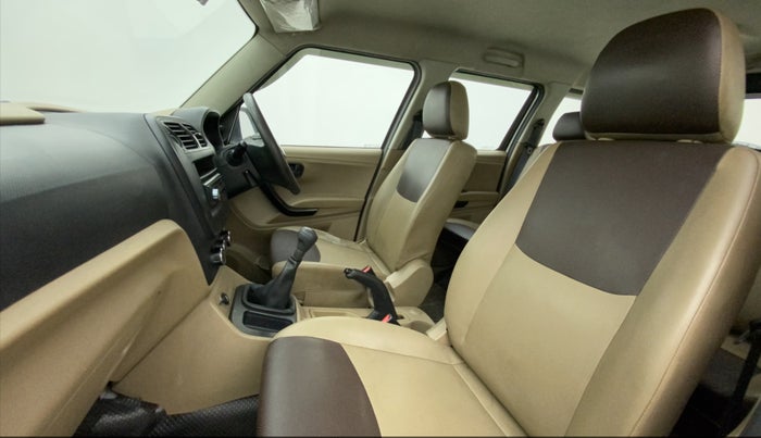 2017 Mahindra TUV300 T4 PLUS, Diesel, Manual, 94,618 km, Right Side Front Door Cabin