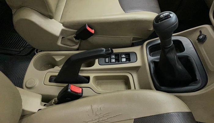2017 Mahindra TUV300 T4 PLUS, Diesel, Manual, 94,618 km, Gear Lever