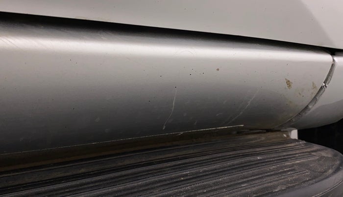 2017 Mahindra TUV300 T4 PLUS, Diesel, Manual, 94,618 km, Right running board - Minor scratches