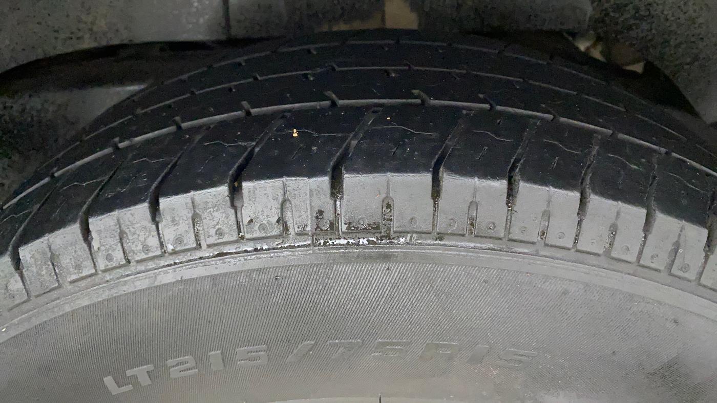 2017 Mahindra TUV300 T4 PLUS, Diesel, Manual, 94,618 km, Left Rear Tyre Tread