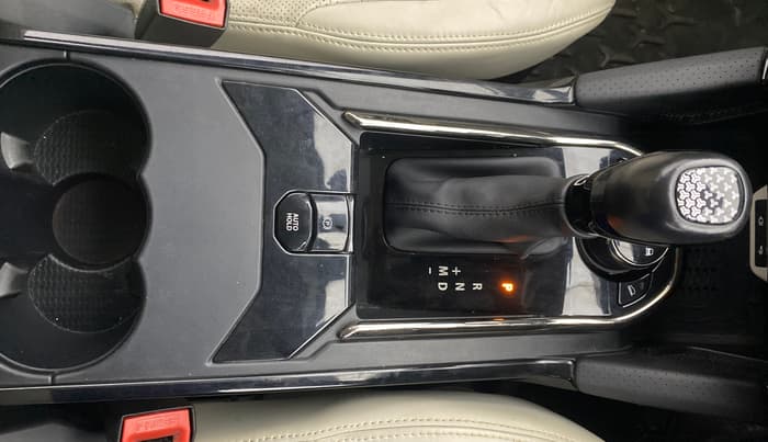 2021 Tata Safari XZA PLUS GOLD, Diesel, Automatic, 39,572 km, Gear Lever