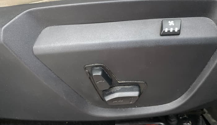 2021 Tata Safari XZA PLUS GOLD, Diesel, Automatic, 39,572 km, Driver Side Adjustment Panel
