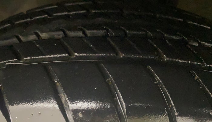 2014 Maruti Celerio VXI AMT, Petrol, Automatic, 50,314 km, Left Front Tyre Tread