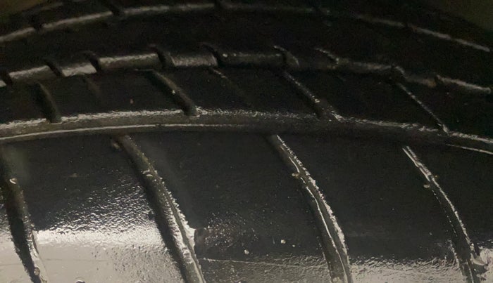 2014 Maruti Celerio VXI AMT, Petrol, Automatic, 50,314 km, Right Front Tyre Tread