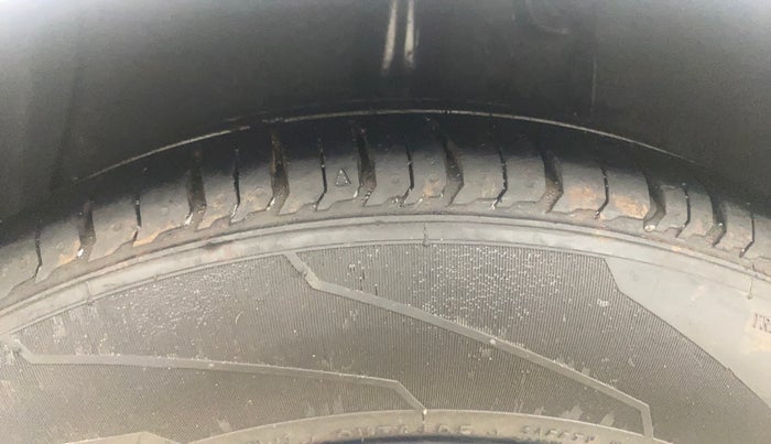 2022 Hyundai AURA SX 1.2, Petrol, Manual, 74,377 km, Right Rear Tyre Tread