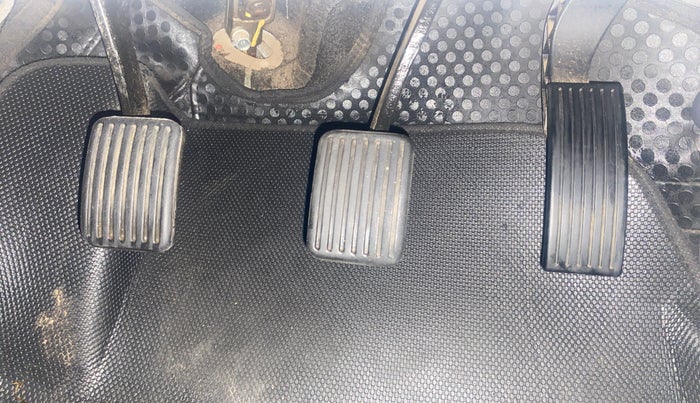 2022 Hyundai AURA SX 1.2, Petrol, Manual, 74,377 km, Pedals