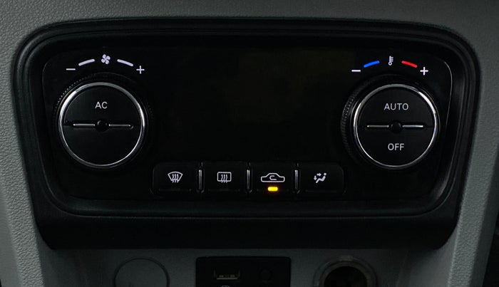 2020 Tata Tiago XZ+ 1.2 Revotron, Petrol, Manual, 27,046 km, Automatic Climate Control