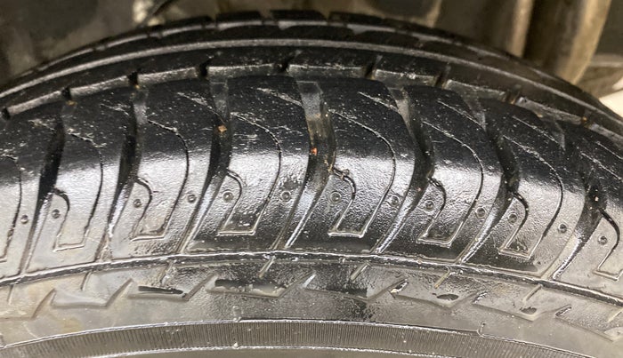 2016 Datsun Go Plus T, Petrol, Manual, 22,724 km, Left Rear Tyre Tread