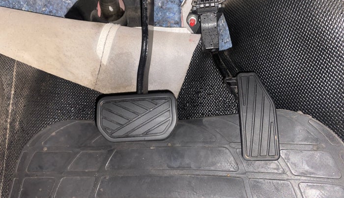 2023 Maruti Swift ZXI AMT, Petrol, Automatic, 13,335 km, Pedals