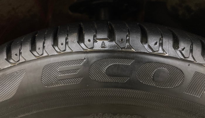 2023 Maruti Swift ZXI AMT, Petrol, Automatic, 13,335 km, Right Front Tyre Tread