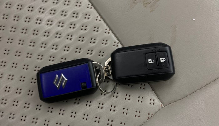 2023 Maruti Swift ZXI AMT, Petrol, Automatic, 13,335 km, Key Close Up