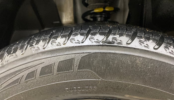 2021 Nissan MAGNITE XE, Petrol, Manual, 37,291 km, Left Front Tyre Tread
