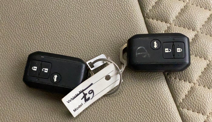 2021 Maruti Dzire ZXI Plus, Petrol, Manual, 61,829 km, Key Close Up