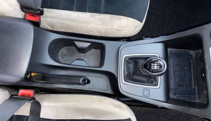 2023 Hyundai Creta SX 1.5 PETROL, Petrol, Manual, 26,185 km, Gear Lever