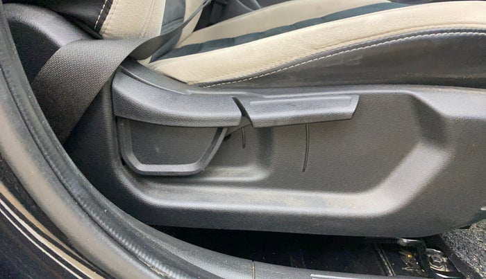 2023 Hyundai Creta SX 1.5 PETROL, Petrol, Manual, 26,185 km, Driver Side Adjustment Panel