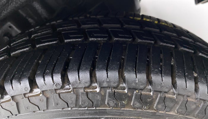 2018 Hyundai Eon MAGNA PLUS, Petrol, Manual, 4,401 km, Left Rear Tyre Tread