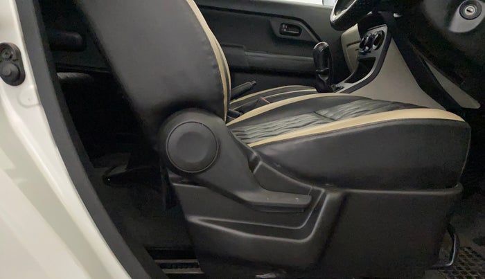 2020 Maruti New Wagon-R LXI (O) 1.0, Petrol, Manual, 57,495 km, Driver Side Adjustment Panel