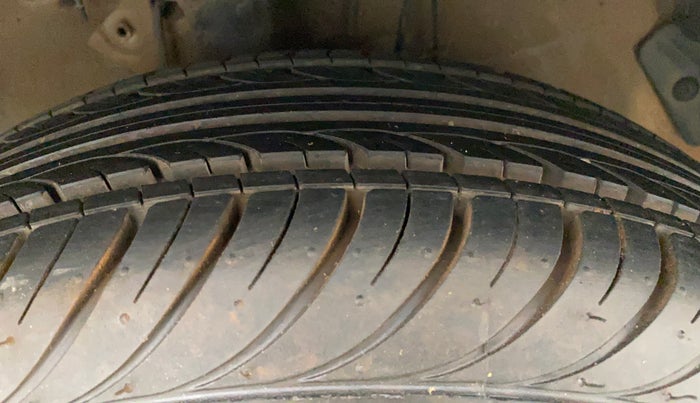 2011 Hyundai i20 ASTA 1.2, Petrol, Manual, 57,914 km, Right Front Tyre Tread