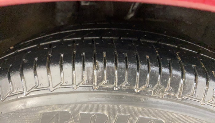 2015 Hyundai i10 SPORTZ 1.1, Petrol, Manual, 76,879 km, Right Front Tyre Tread