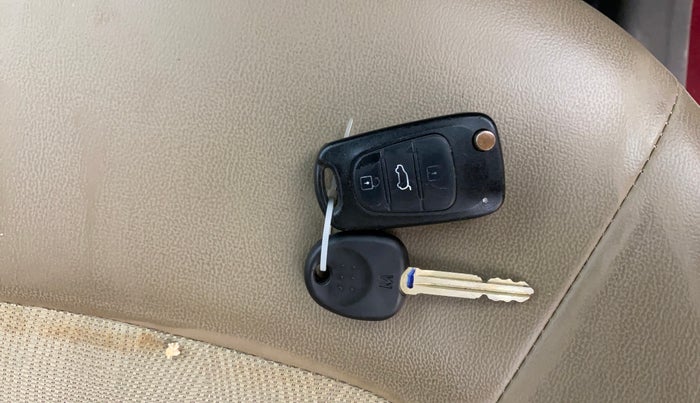 2015 Hyundai i10 SPORTZ 1.1, Petrol, Manual, 76,879 km, Key Close Up