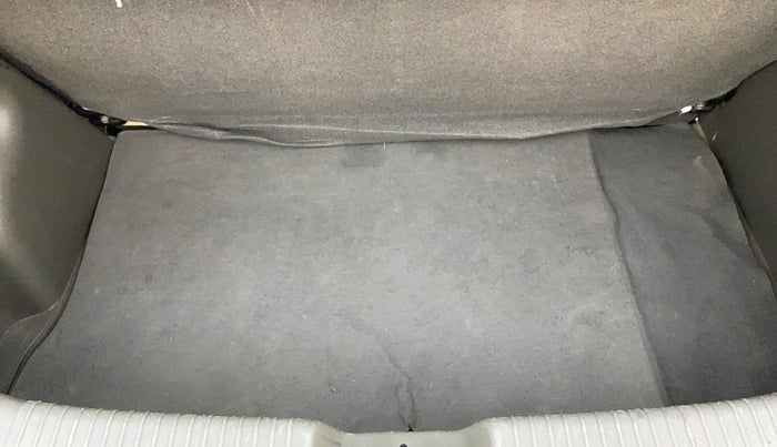 2015 Hyundai i10 SPORTZ 1.1, Petrol, Manual, 76,879 km, Boot Inside