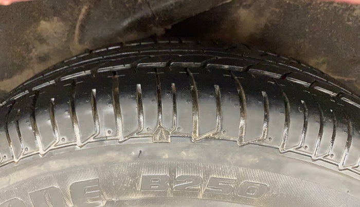 2015 Hyundai i10 SPORTZ 1.1, Petrol, Manual, 76,879 km, Left Rear Tyre Tread