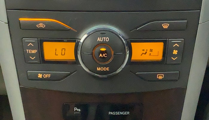 2011 Toyota Corolla Altis G PETROL, CNG, Manual, 1,17,369 km, Automatic Climate Control