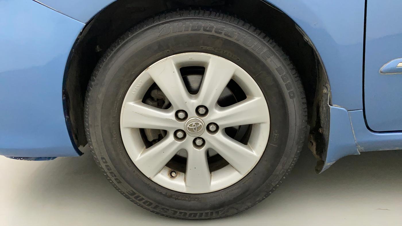 2011 Toyota Corolla Altis G PETROL, CNG, Manual, 1,17,369 km, Left Front Wheel