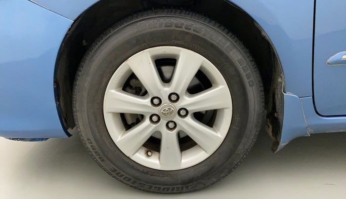 2011 Toyota Corolla Altis G PETROL, CNG, Manual, 1,17,369 km, Left Front Wheel