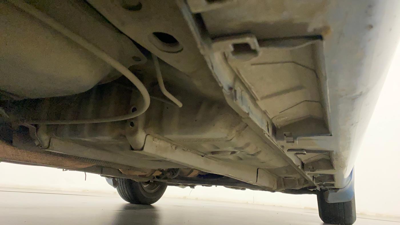 2011 Toyota Corolla Altis G PETROL, CNG, Manual, 1,17,369 km, Right Side Underbody