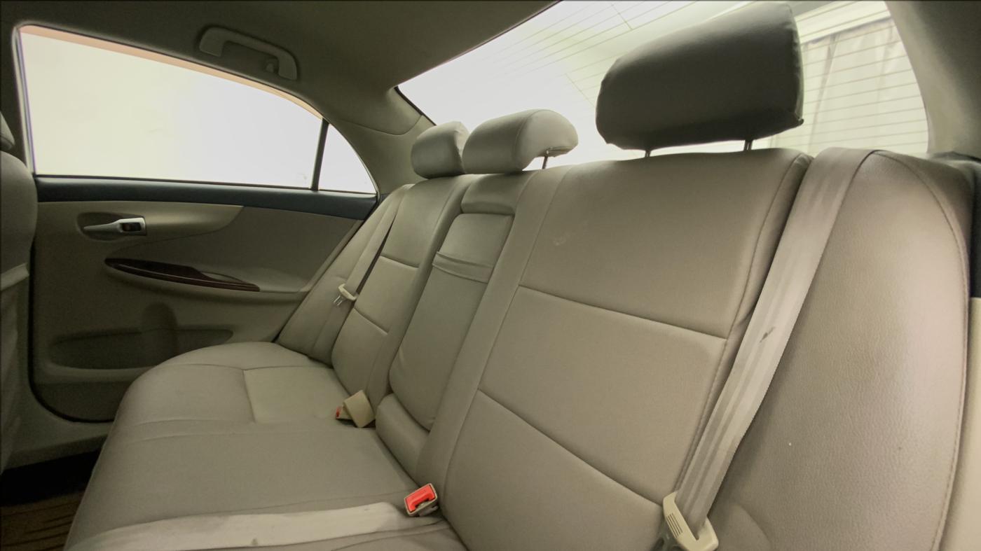2011 Toyota Corolla Altis G PETROL, CNG, Manual, 1,17,369 km, Right Side Rear Door Cabin