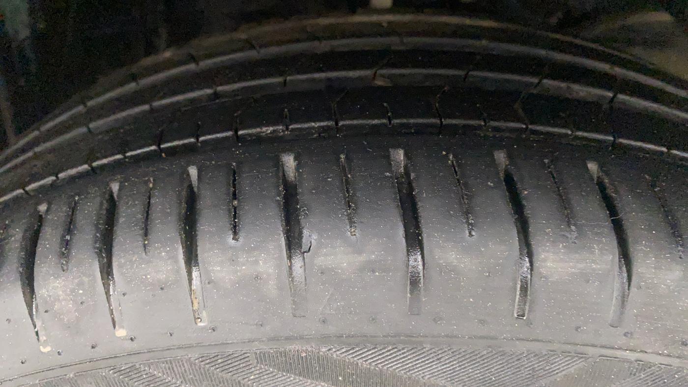 2021 Maruti Baleno ZETA PETROL 1.2, Petrol, Manual, 14,311 km, Right Front Tyre Tread