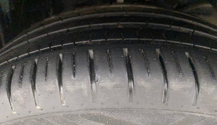 2021 Maruti Baleno ZETA PETROL 1.2, Petrol, Manual, 14,311 km, Right Front Tyre Tread