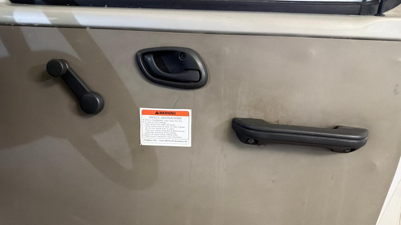 2016 Maruti Eeco 5 STR WITH A/C+HTR CNG, CNG, Manual, 47,578 km, Driver Side Door Panels Control