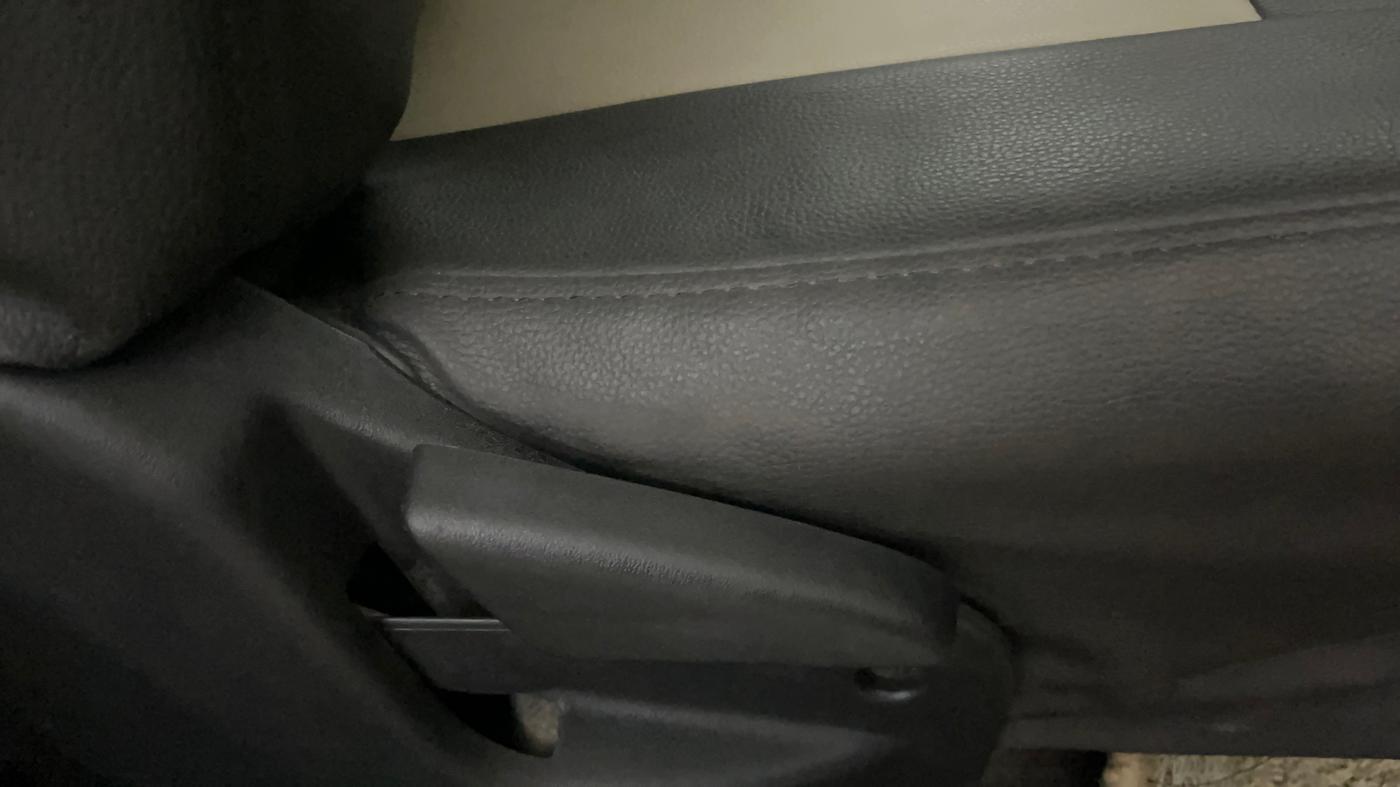 2018 Datsun Go Plus T, Petrol, Manual, 26,297 km, Driver Side Adjustment Panel