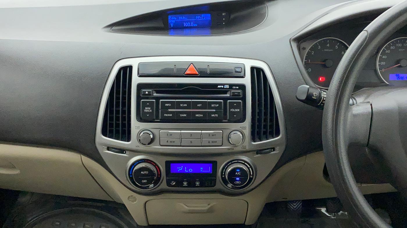 2014 Hyundai i20 MAGNA (O) 1.2, Petrol, Manual, 64,814 km, Air Conditioner