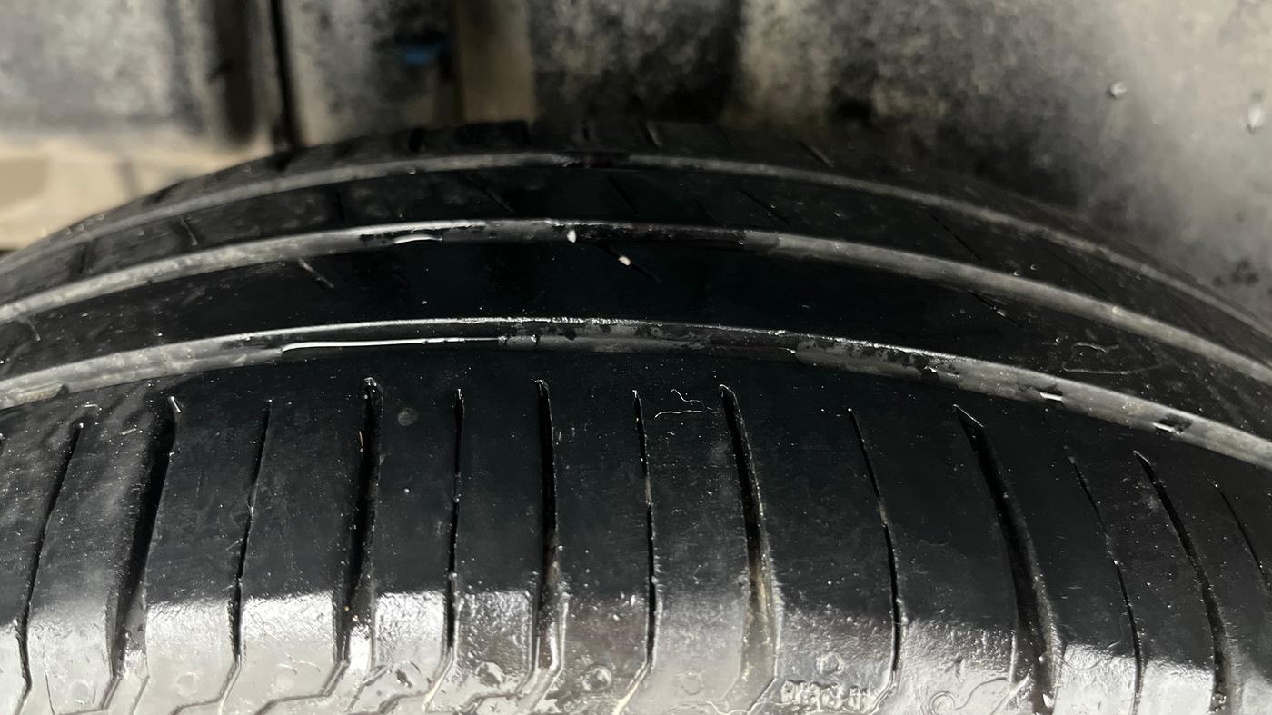 2018 Maruti Ciaz ZETA 1.4  AT PETROL, Petrol, Automatic, 1,05,524 km, Right Rear Tyre Tread