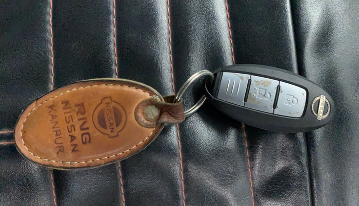 2021 Nissan MAGNITE XV PREMIUM DUAL TONE, Petrol, Manual, 25,867 km, Key Close Up