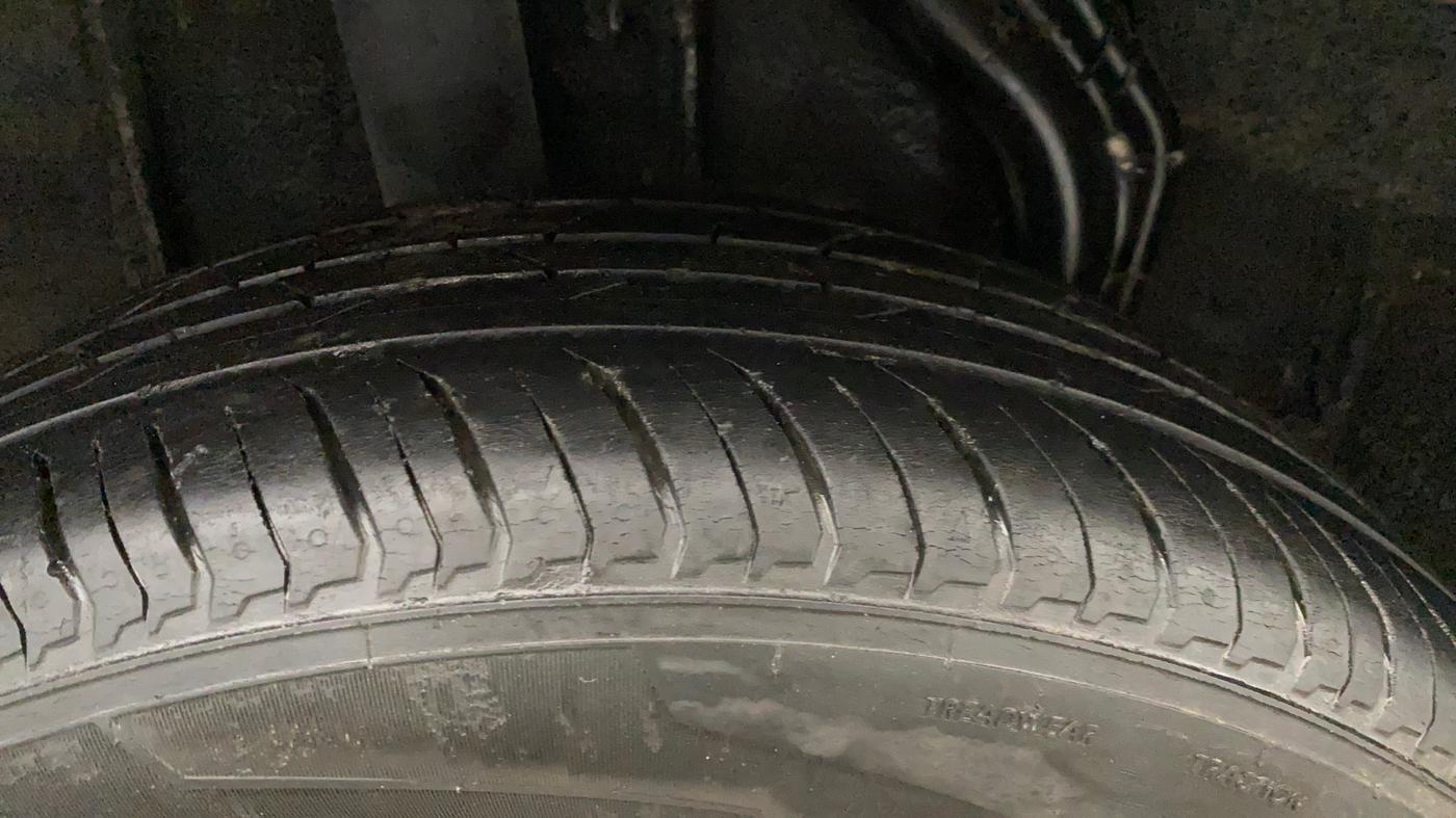 2021 Nissan MAGNITE XV PREMIUM DUAL TONE, Petrol, Manual, 25,867 km, Right Rear Tyre Tread